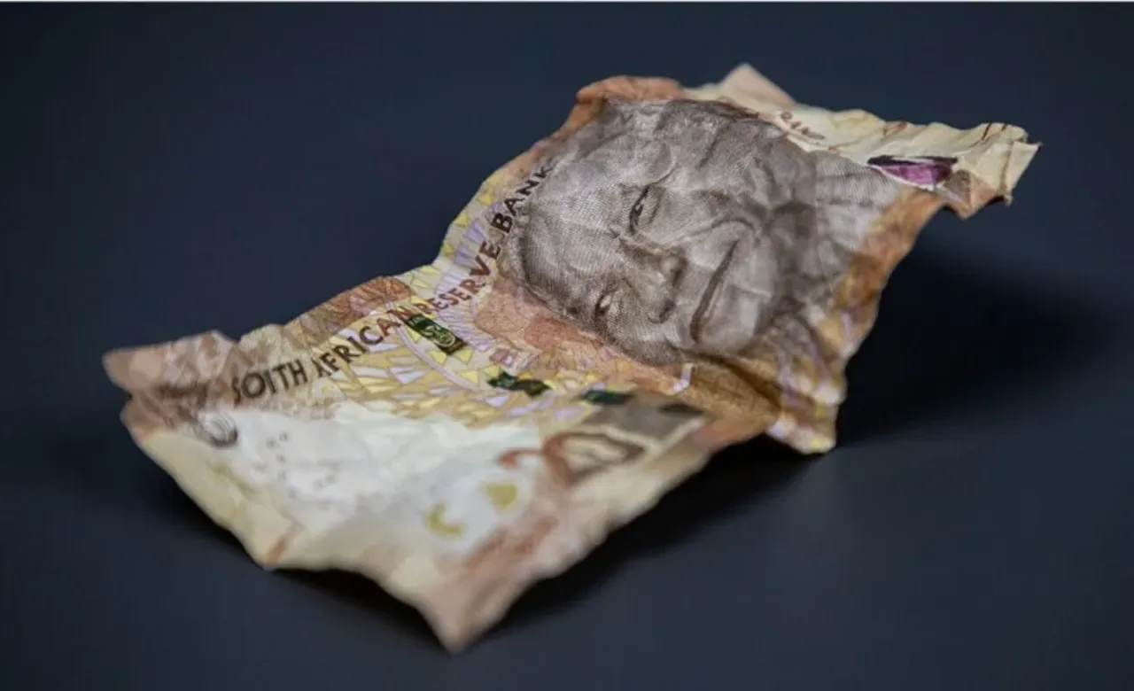 Big Financial Warning to South Africans earning nearly R25,000 a month