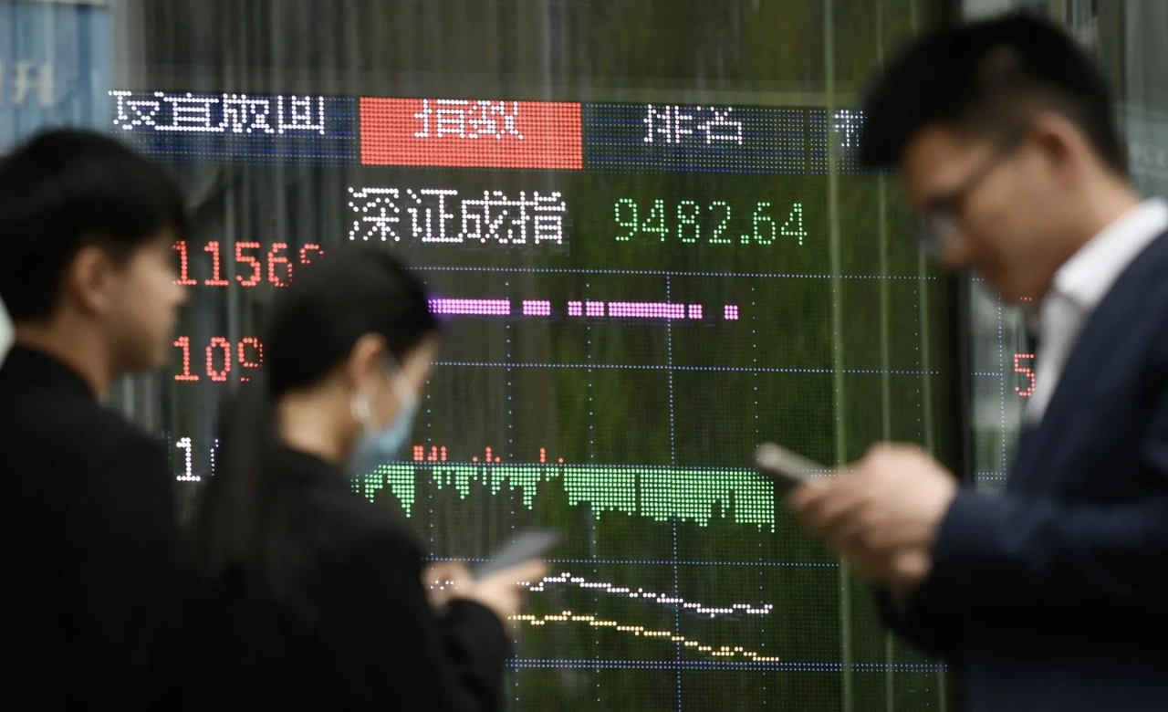 Chinese Tech Stocks Crash Into Bear Market as Tax Worries and AI Fears Shake Investors