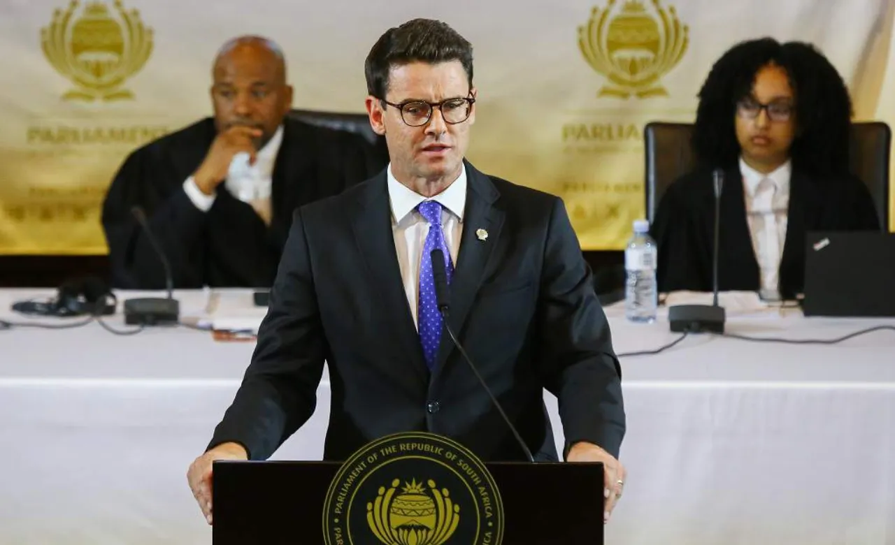 Mondli Makhanya - Why South Africa's President Must Avoid False Hopes